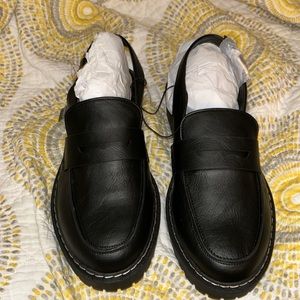 NWT Women’s Sling Back Lug Loafer